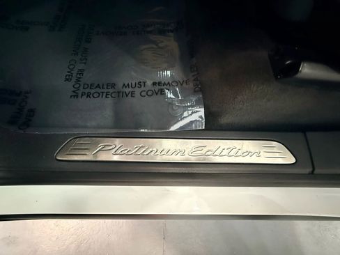 Used 2018 Porsche Cayenne Platinum Edition w/ Premium Package Plus image 40