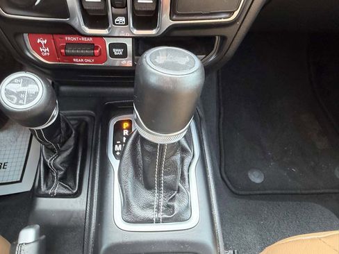 Used 2023 Jeep Wrangler Unlimited Rubicon 4xe image 37