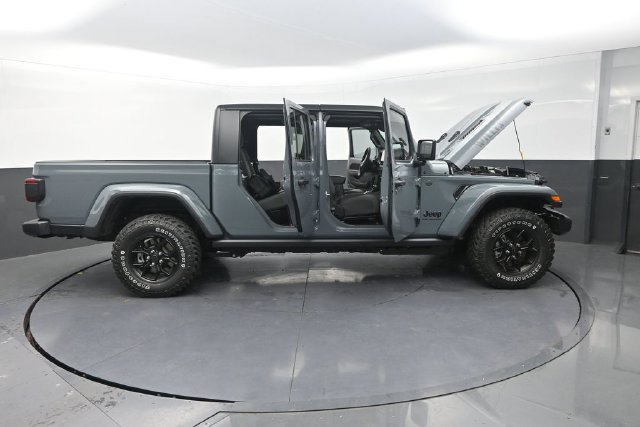 New 2026 Jeep Gladiator Sport AWD/4WD image 36