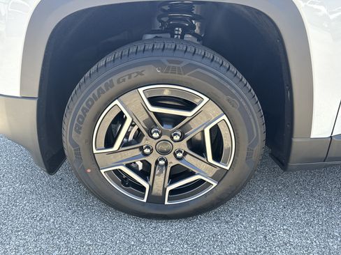 New 2026 Jeep Cherokee Laredo AWD/4WD image 12