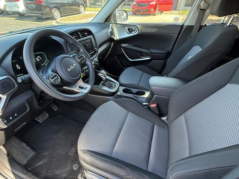 Used 2024 Kia Soul LX w/ Option Group 015 image 9
