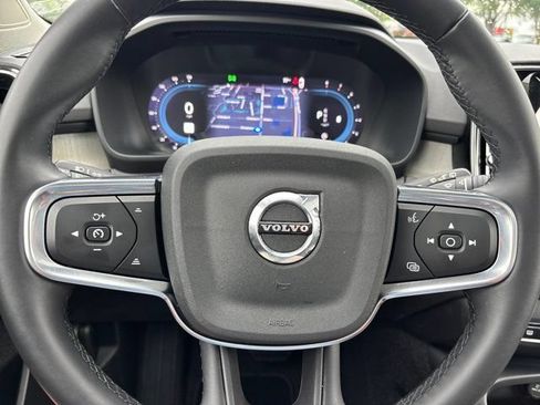Used 2024 Volvo XC40 B5 Plus AWD/4WD image 26