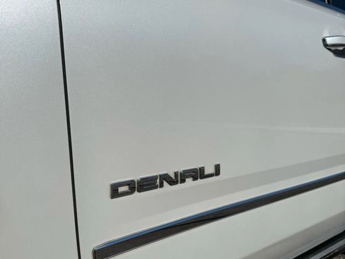 Used 2017 GMC Yukon Denali w/ Open Road Package image 9