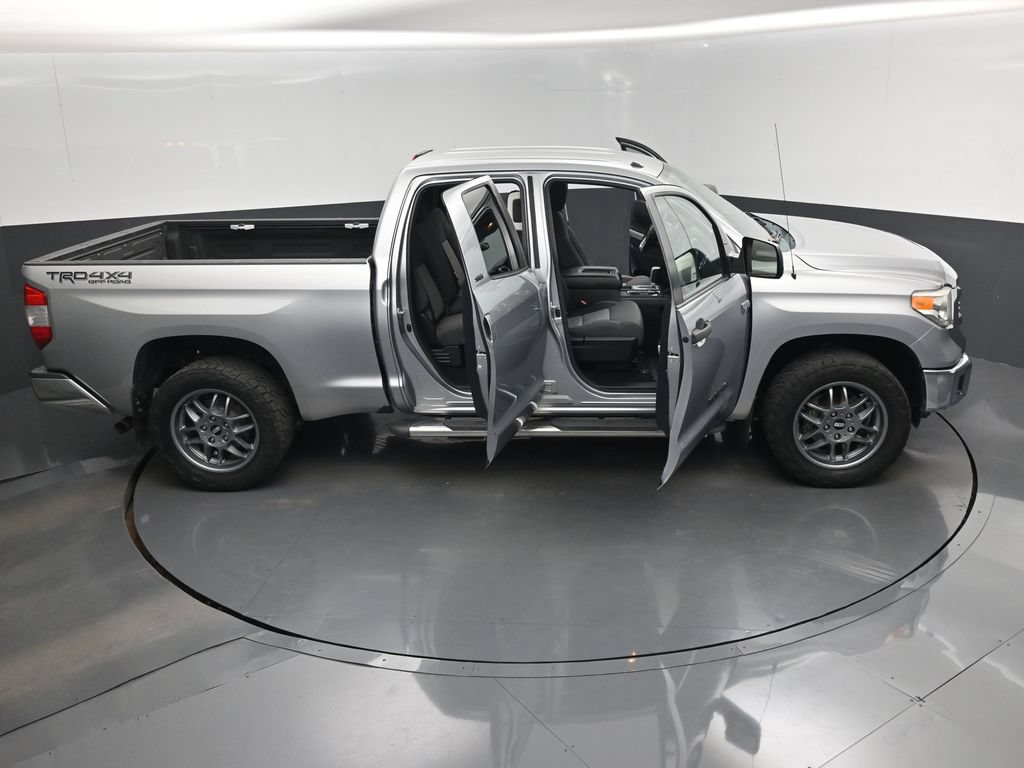 Used 2014 Toyota Tundra SR5 w/ SR5 Upgrade Package AWD/4WD image 18