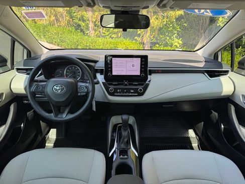 Used 2020 Toyota Corolla LE FWD image 5