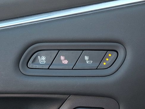 Used 2023 Cadillac Escalade Premium Luxury Platinum image 28