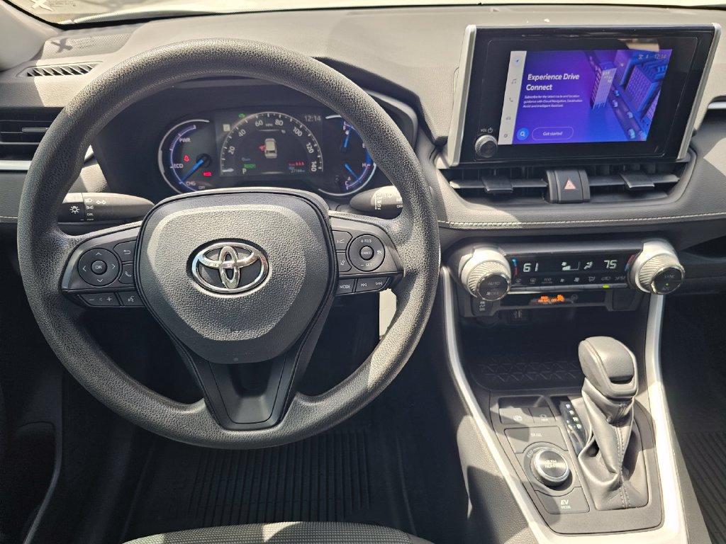 Used 2024 Toyota RAV4 LE AWD/4WD image 18