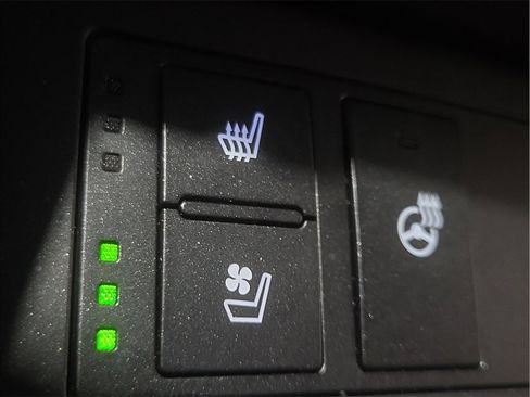 Used 2022 Lexus IS 350 F Sport image 16