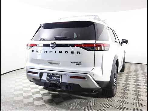 Used 2024 Nissan Pathfinder Platinum w/ Black Appearance Package AWD/4WD image 5