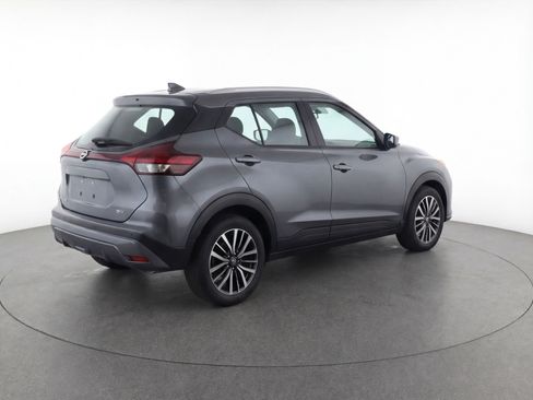 Used 2024 Nissan Kicks SV FWD image 9