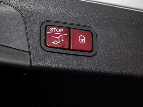 Used 2022 Mercedes-Benz GLS 450 4MATIC image 13