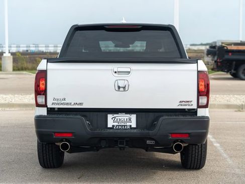 Used 2023 Honda Ridgeline Sport image 6