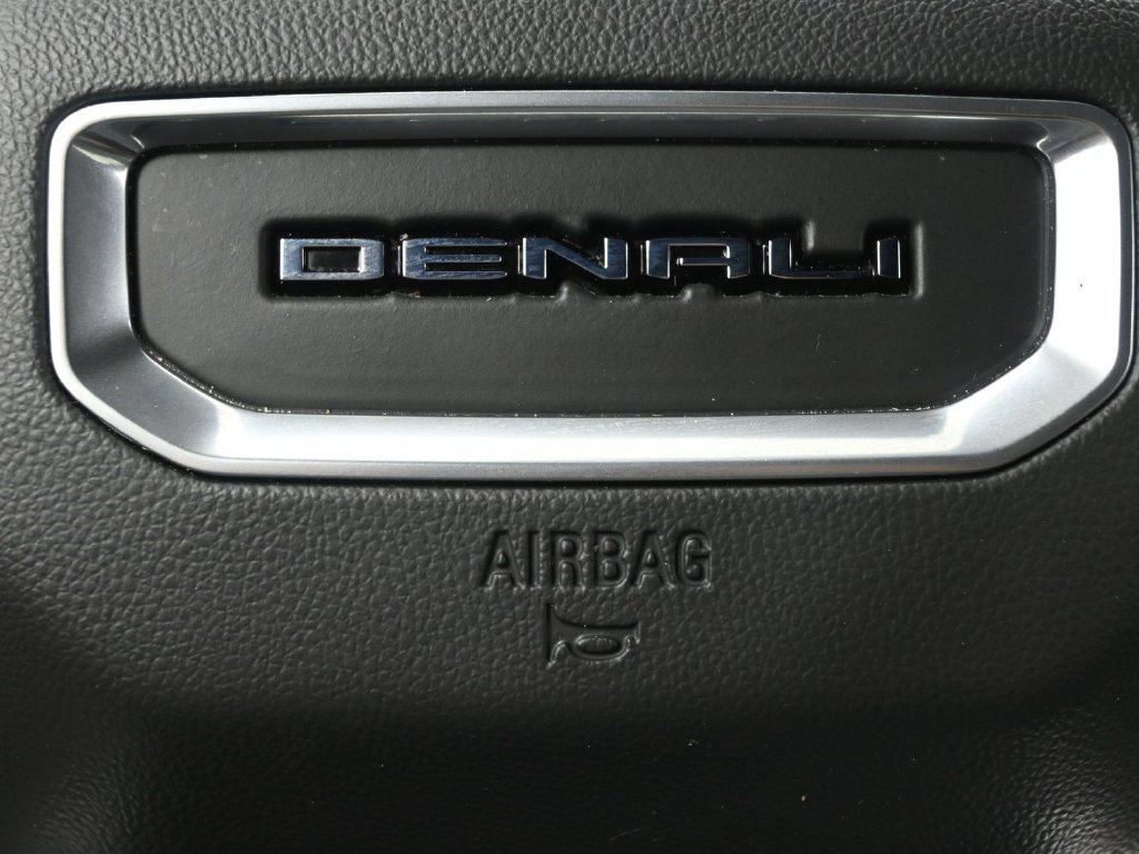 Used 2025 GMC Yukon Denali AWD/4WD image 23