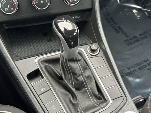 Used 2023 Volkswagen Jetta Sport image 16