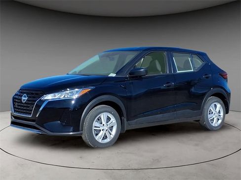 New 2025 Nissan Kicks Play S image 1