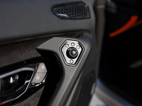 Used 2023 Lamborghini Huracan EVO image 23