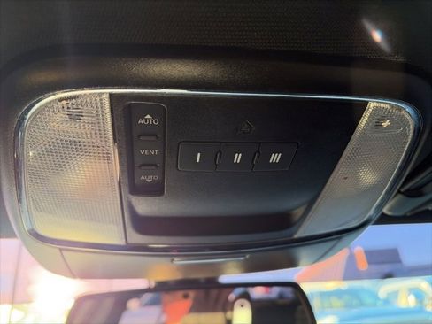 Used 2021 Dodge Charger R/T w/ Blacktop Package image 25