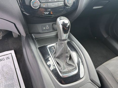 Used 2019 Nissan Rogue Sport SV AWD/4WD image 24