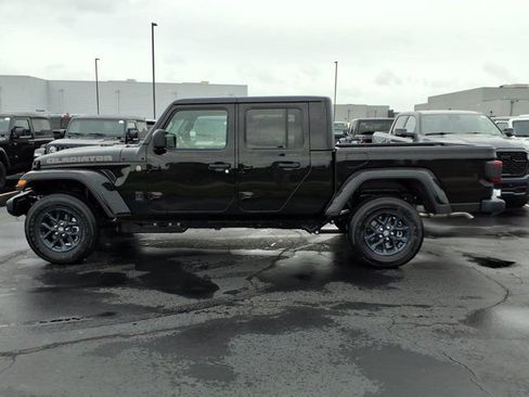 New 2026 Jeep Gladiator Mojave AWD/4WD image 3
