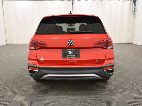 Used 2023 Volkswagen Taos SE w/ Panoramic Sunroof Package AWD/4WD image 6
