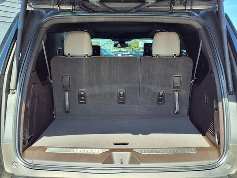 Used 2021 Chevrolet Suburban Z71 w/ Rear Media and Nav Package image 22