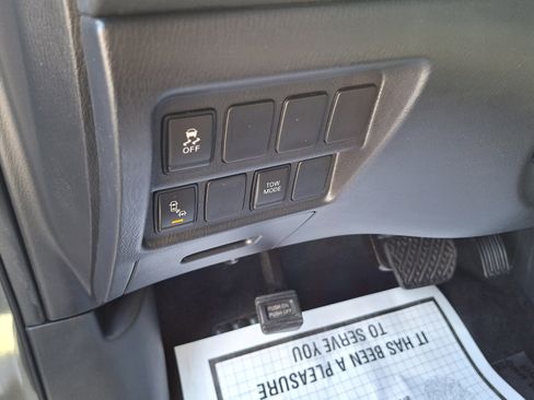 Certified 2020 Nissan Pathfinder SV image 10