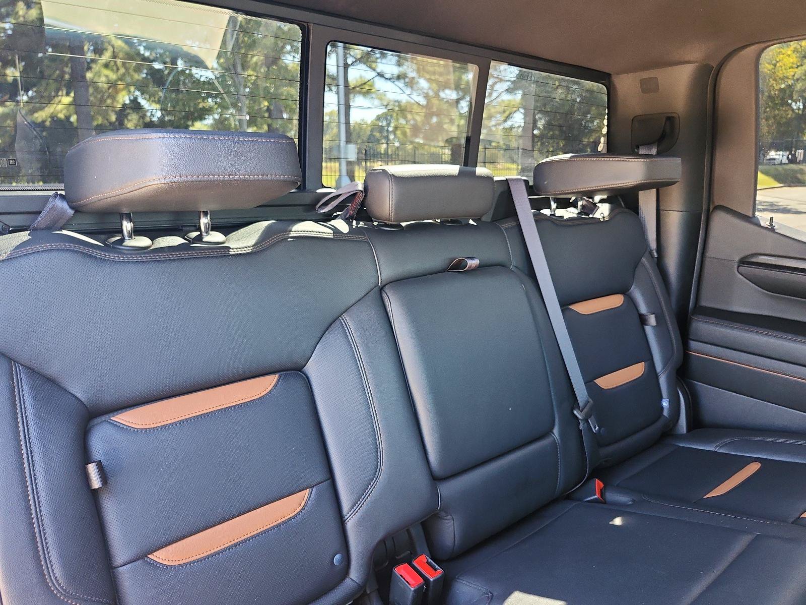 Used 2024 GMC Sierra 1500 AT4 w/ AT4 Premium Package AWD/4WD image 10