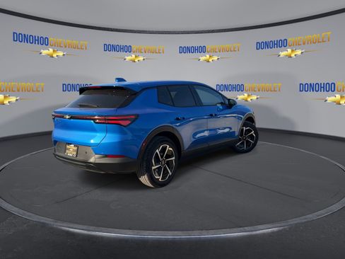 New 2026 Chevrolet Equinox EV LT image 8