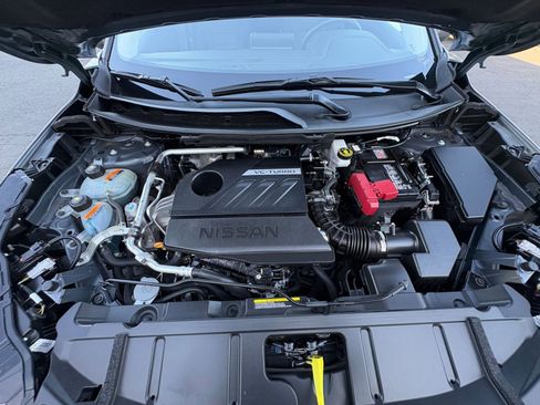 Used 2025 Nissan Rogue SV image 34