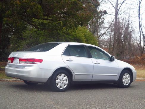 Used 2004 Honda Accord LX image 4