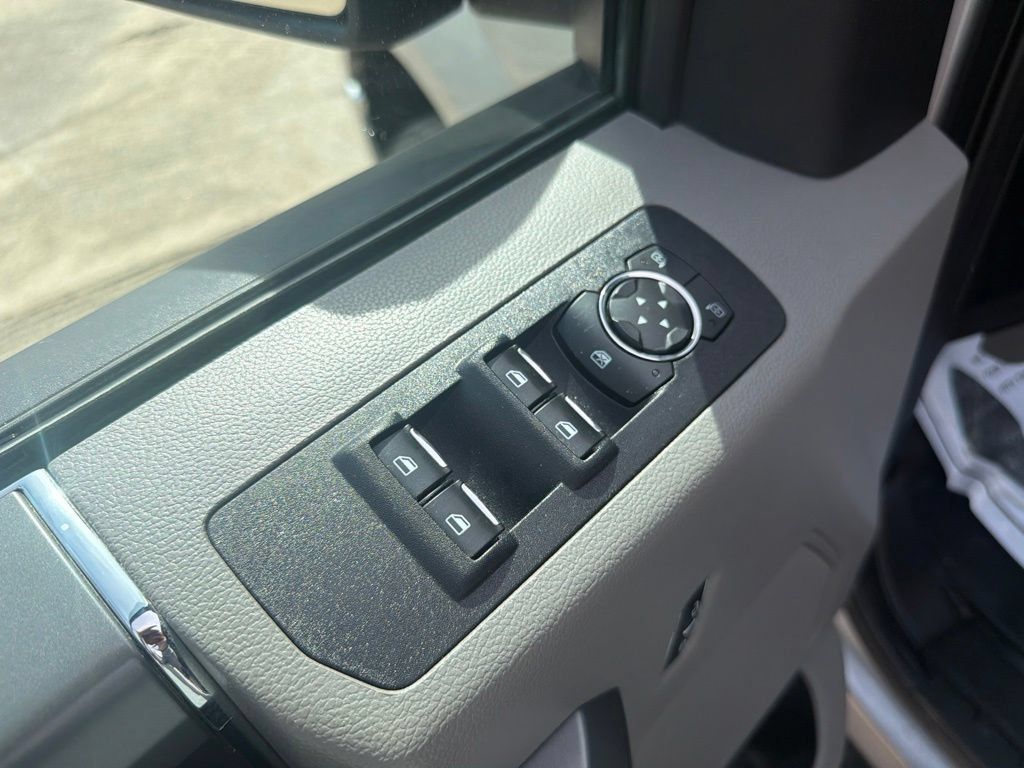Used 2020 Ford F150 XLT w/ Equipment Group 302A Luxury AWD/4WD image 23