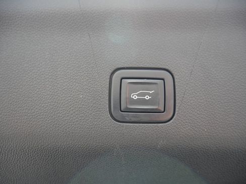 Used 2022 GMC Yukon Denali AWD/4WD image 22