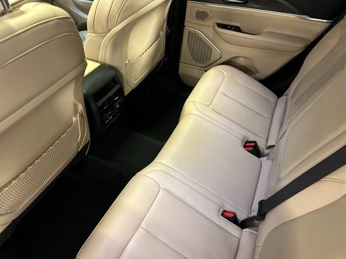 Used 2022 Jeep Grand Cherokee Limited 4xe image 11