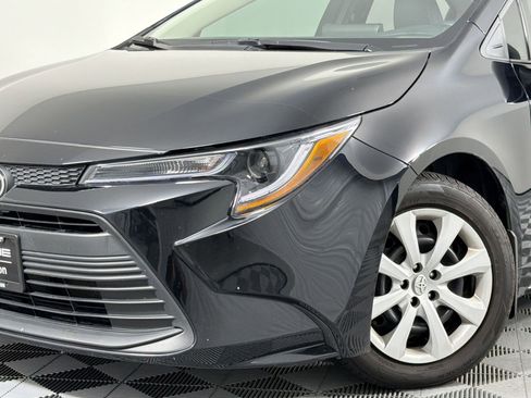 Used 2025 Toyota Corolla LE image 6