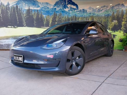 Used 2023 Tesla Model 3 Standard Range RWD image 1