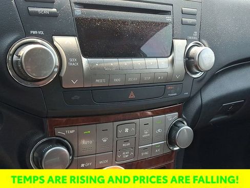 Used 2012 Toyota Highlander Limited w/ Tow Pkg image 17