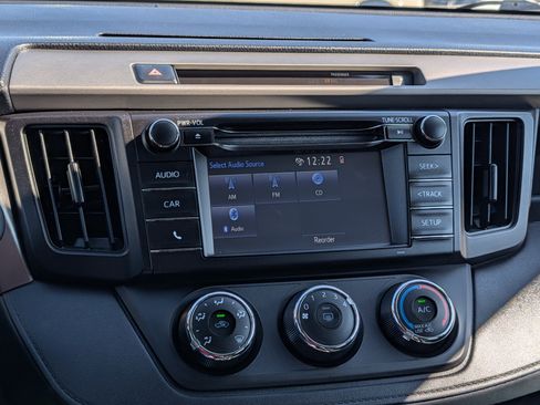 Used 2016 Toyota RAV4 LE image 28