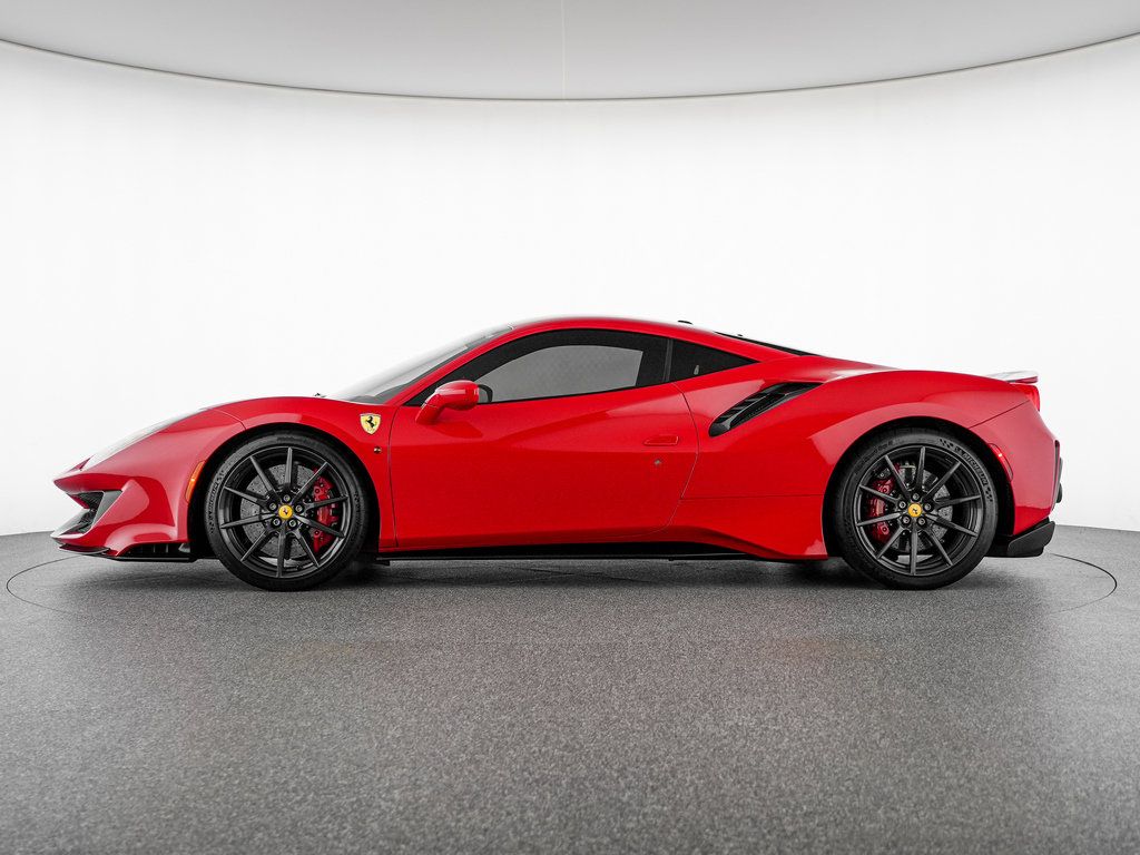 Used 2019 Ferrari 488 Pista Coupe RWD image 2