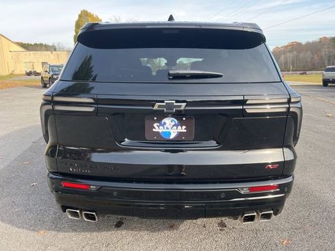 Used 2024 Chevrolet Traverse RS image 8