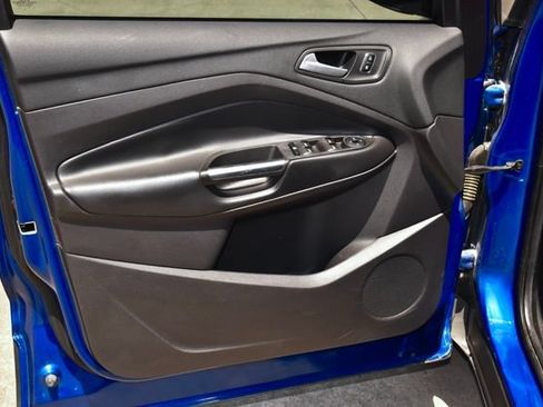 Used 2018 Ford Escape SE FWD image 34