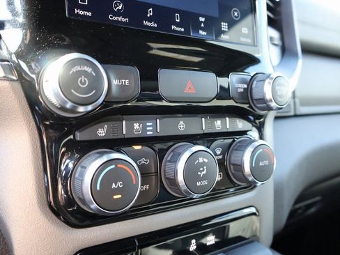 Used 2024 RAM 1500 Laramie image 37