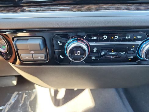 New 2026 GMC Sierra 1500 SLE AWD/4WD image 16