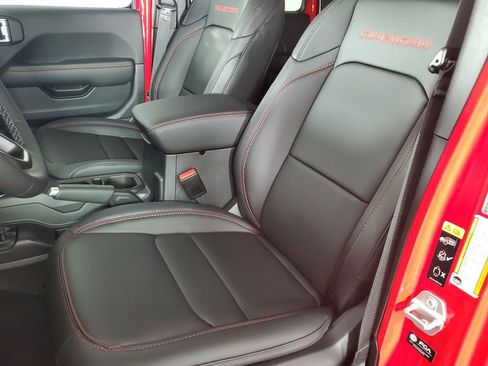 New 2025 Jeep Gladiator Rubicon image 12