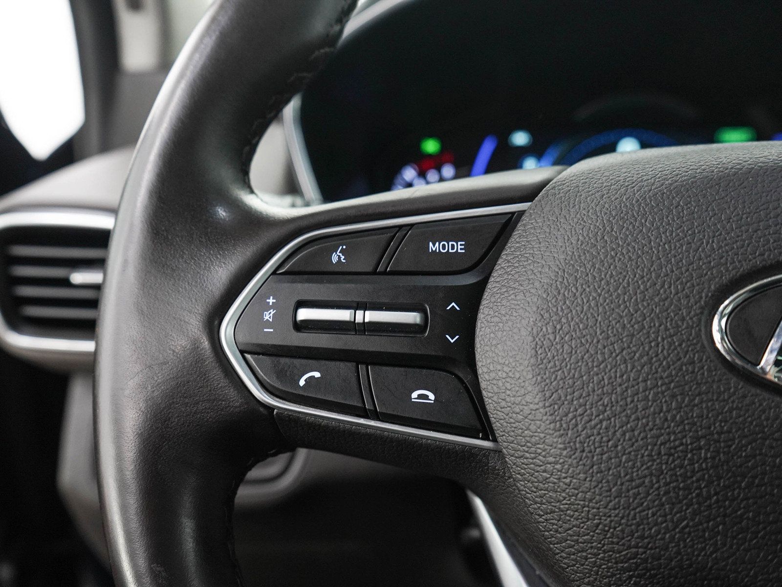 Used 2020 Hyundai Santa Fe Limited AWD/4WD image 29