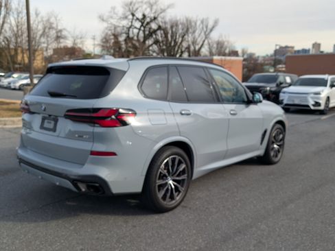 Used 2024 BMW X5 xDrive40i w/ Executive Package image 3