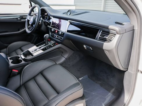 New 2025 Porsche Macan S image 27