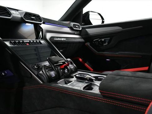 Used 2024 Lamborghini Urus Performante AWD/4WD image 42