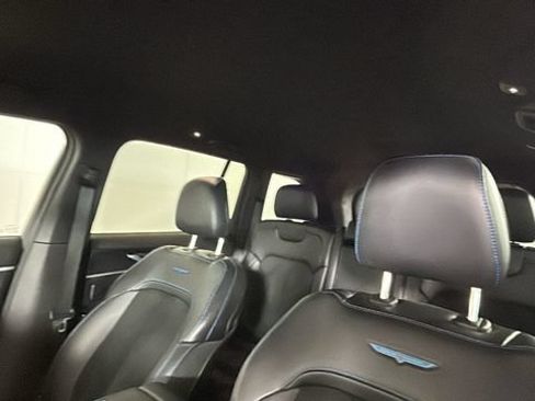 Used 2022 Jeep Grand Cherokee Trailhawk AWD/4WD image 12