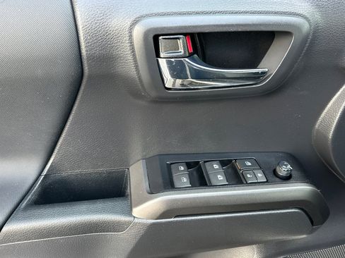 Certified 2023 Toyota Tacoma TRD Off-Road image 10