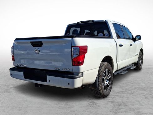 Used 2021 Nissan Titan SV w/ SV Convenience Package image 6